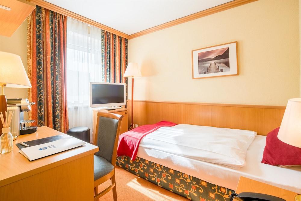 Hotel Rallye & Entrees Aux Bains De La Gruyere Bulle Exterior foto